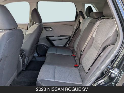 Used 2023 Nissan Rogue SV image 17