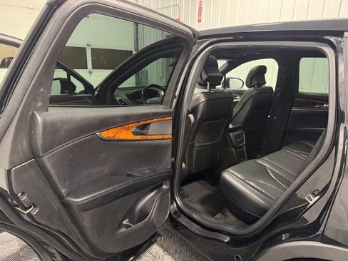 Used 2017 Lincoln MKX Reserve w/ Lincoln MKX Climate Package image 12