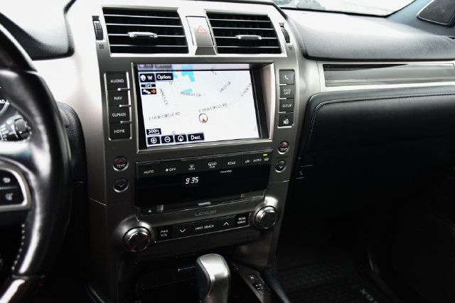 Used 2021 Lexus GX 460 Premium w/ Accessory Package AWD/4WD image 23