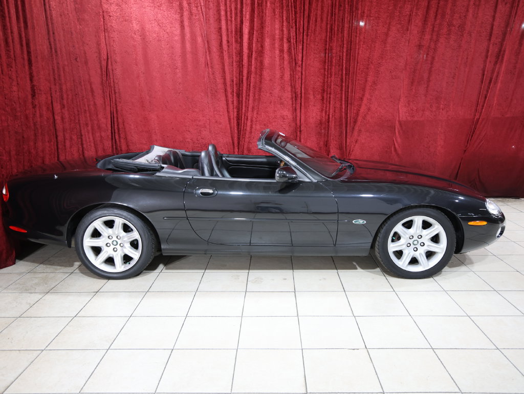 Used 2000 Jaguar XK8 Convertible RWD image 9