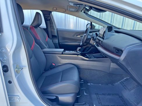 Used 2025 Toyota Prius Plug-In Hybrid XSE image 14