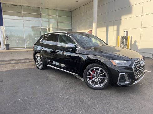Used 2021 Audi SQ5 Premium Plus w/ Premium Plus Package image 2