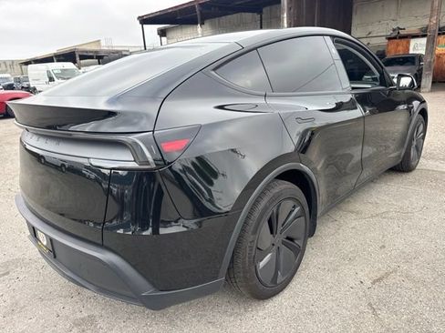 Used 2026 Tesla Model Y 2WD image 5