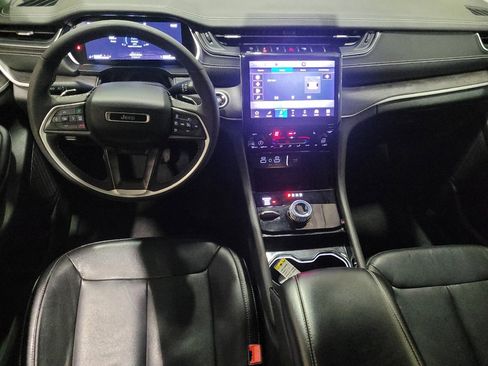 Used 2023 Jeep Grand Cherokee Limited image 22