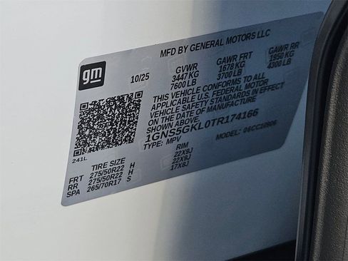 New 2026 Chevrolet Suburban High Country image 27