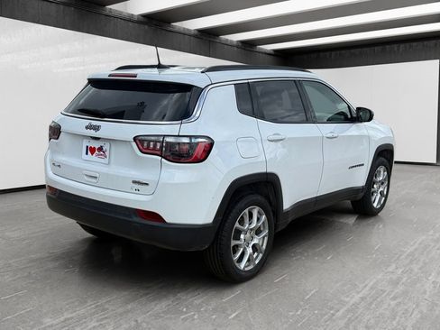 Used 2023 Jeep Compass Latitude AWD/4WD image 5