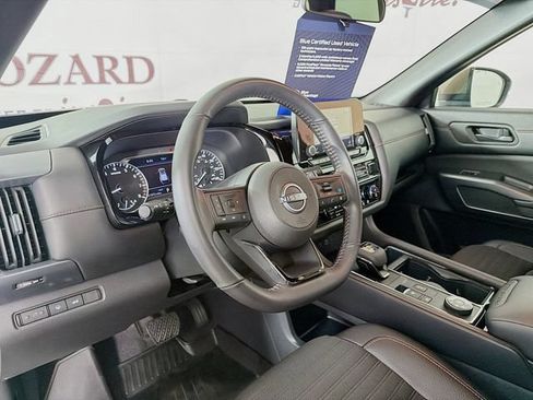 Used 2025 Nissan Pathfinder Rock Creek AWD/4WD image 11