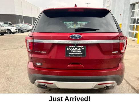Used 2016 Ford Explorer Platinum image 5