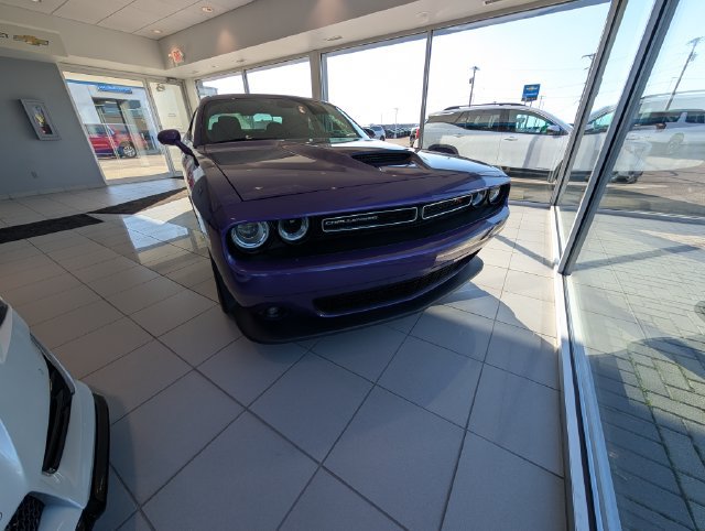 Used 2019 Dodge Challenger R/T w/ Cold Weather Group RWD image 3