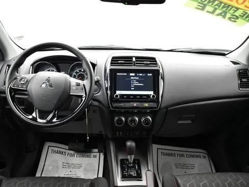 Used 2025 Mitsubishi Outlander Sport LE AWD/4WD image 19
