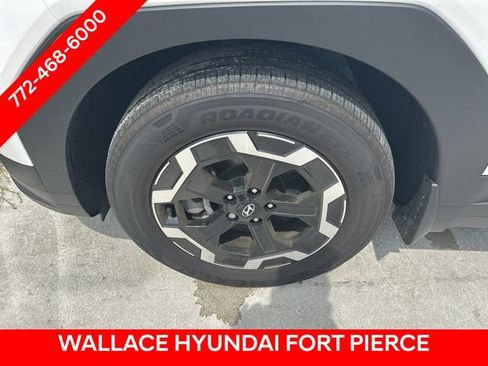 Used 2025 Hyundai Santa Fe SE FWD image 4