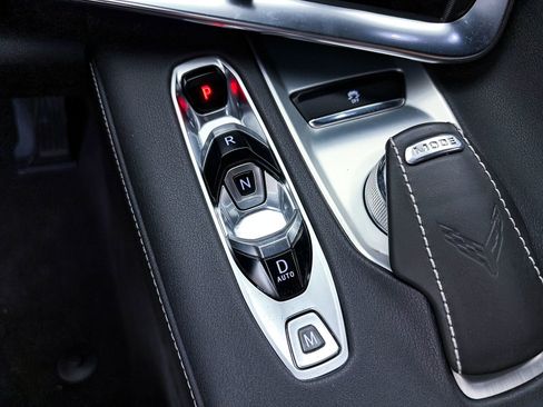 Used 2021 Chevrolet Corvette Stingray Coupe w/ Engine Appearance Package RWD image 26