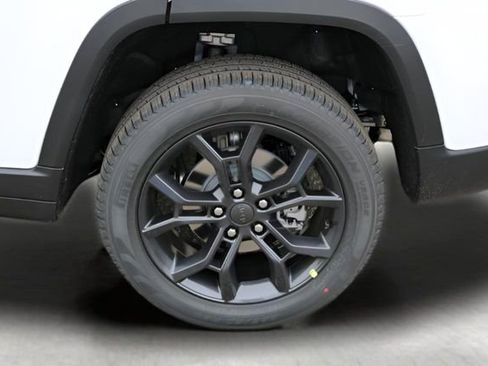 New 2025 Jeep Grand Cherokee Limited image 9