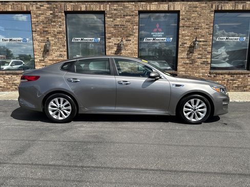 Used 2018 Kia Optima LX w/ 17" Alloy Wheels Package FWD image 6