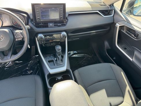 Used 2021 Toyota RAV4 LE image 18