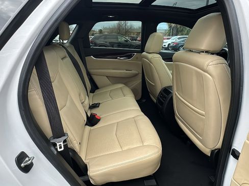 Used 2017 Cadillac XT5 Luxury w/ Driver Awareness Package image 21