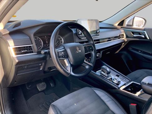 Used 2022 Mitsubishi Outlander SE FWD image 16