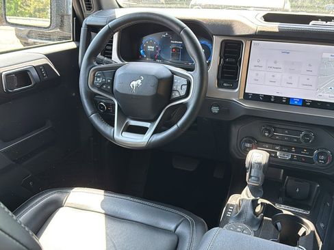 Certified 2025 Ford Bronco Outer Banks AWD/4WD image 18