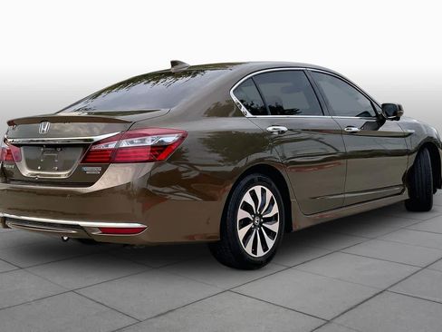 Used 2017 Honda Accord Touring image 13