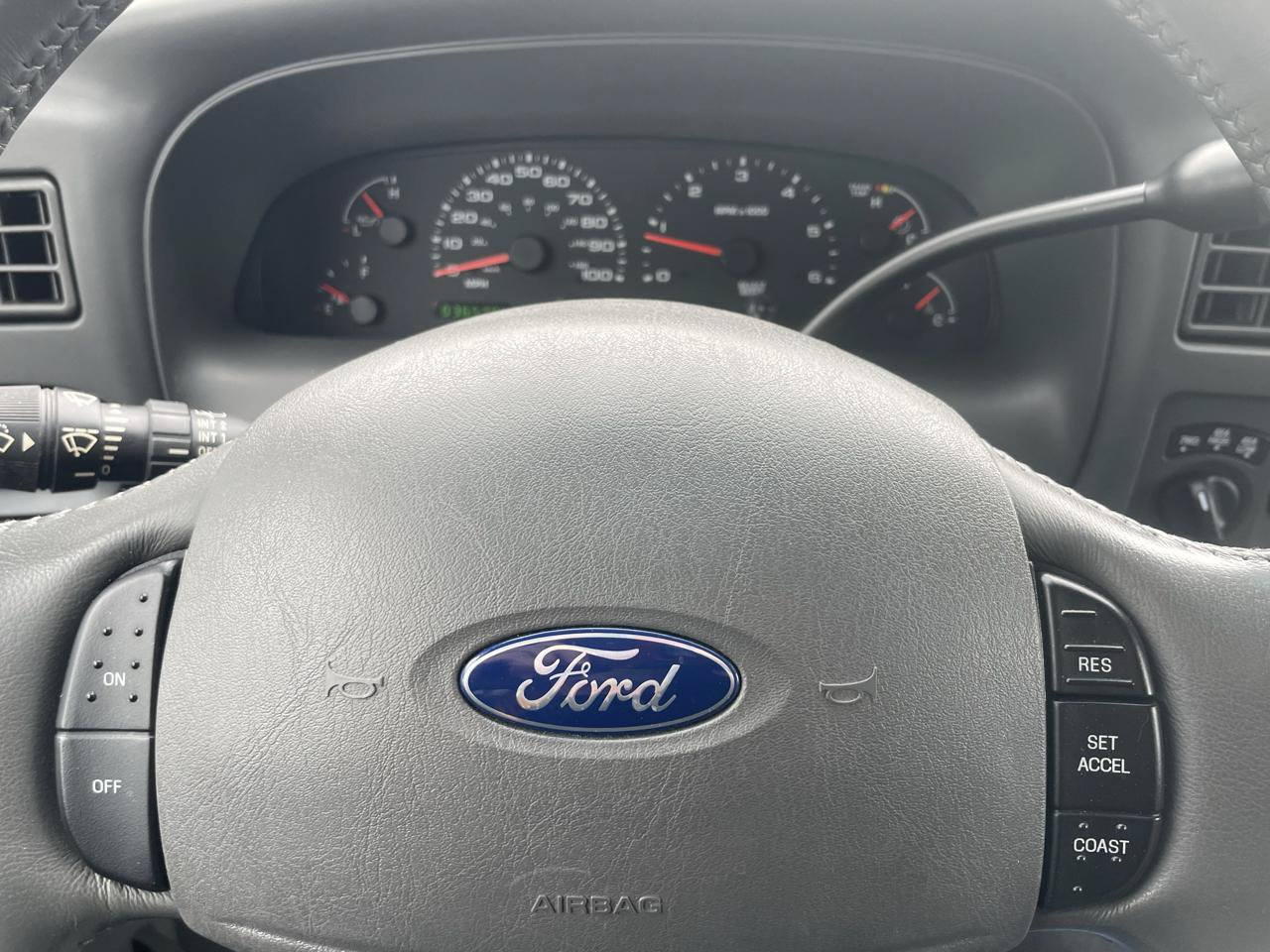 Used 2003 Ford Excursion XLT AWD/4WD image 14
