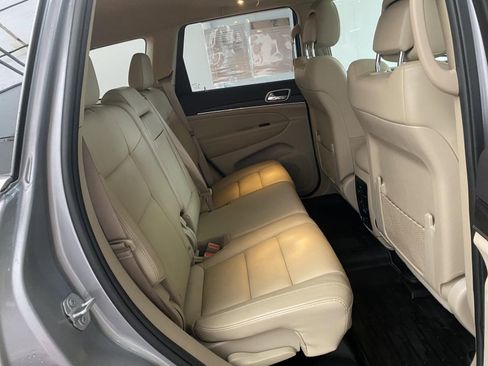 Used 2020 Jeep Grand Cherokee Limited AWD/4WD image 12