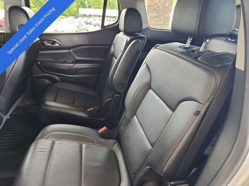Used 2020 GMC Acadia SLT w/ LPO, Floor Liner Package FWD image 19