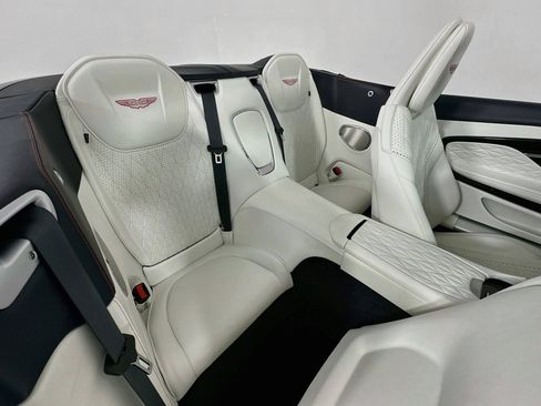Used 2024 Aston Martin DB12 Convertible RWD image 28