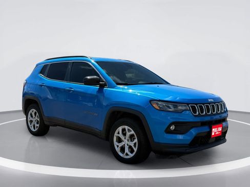 Used 2024 Jeep Compass Latitude AWD/4WD image 7
