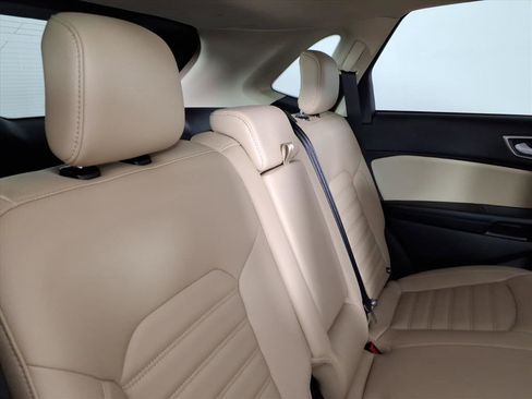 Used 2024 Ford Edge SEL w/ Convenience Package image 12