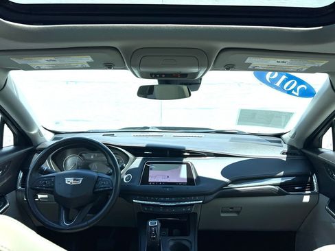 Used 2019 Cadillac XT4 Premium Luxury FWD image 36