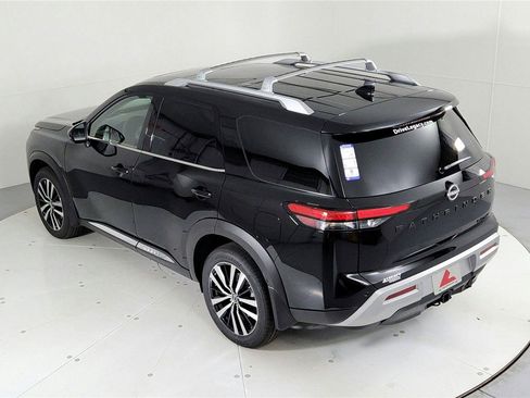 Used 2024 Nissan Pathfinder Platinum w/ Lighting Package (N92) AWD/4WD image 45