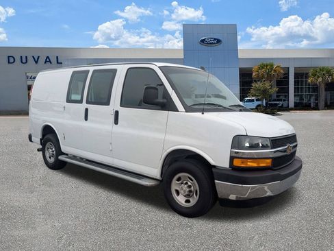 Used 2024 Chevrolet Express 2500 w/ Driver Convenience Package RWD image 2
