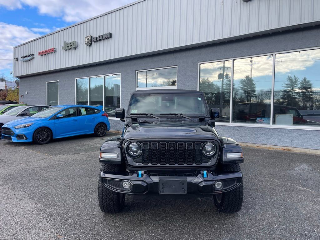 Used 2024 Jeep Wrangler High Altitude AWD/4WD image 9