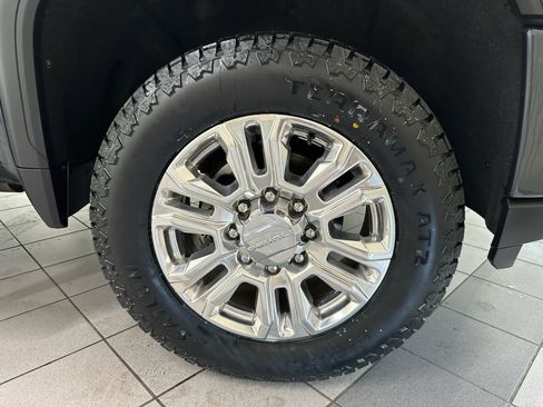 Used 2022 GMC Sierra 2500 Denali AWD/4WD image 16