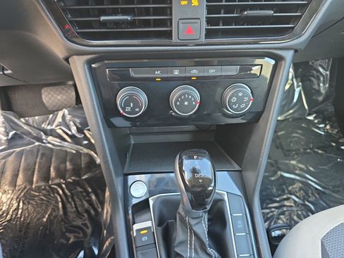 Used 2025 Volkswagen Taos S image 27