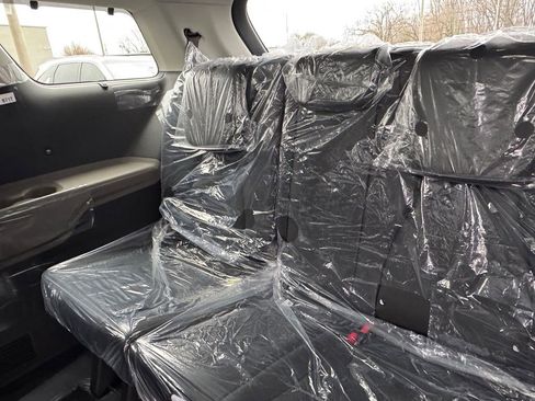 New 2026 Kia Carnival EX image 10