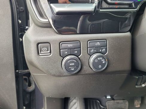 Used 2022 Chevrolet Silverado 1500 LT AWD/4WD image 22