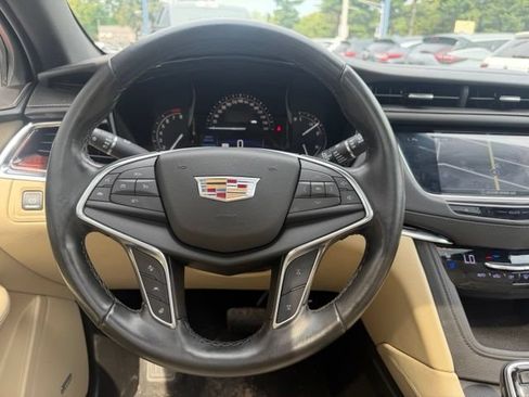 Used 2019 Cadillac XT5 Premium Luxury AWD/4WD image 21