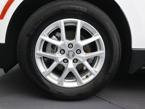 Used 2023 Chevrolet Equinox LS FWD image 10