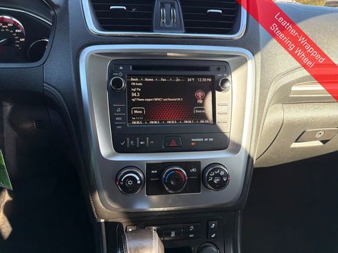 Used 2014 GMC Acadia SLE image 21