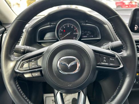 Used 2017 MAZDA MAZDA3 Grand Touring image 13