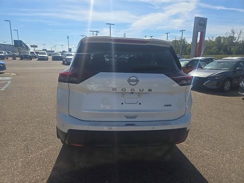 New 2026 Nissan Rogue SV image 6