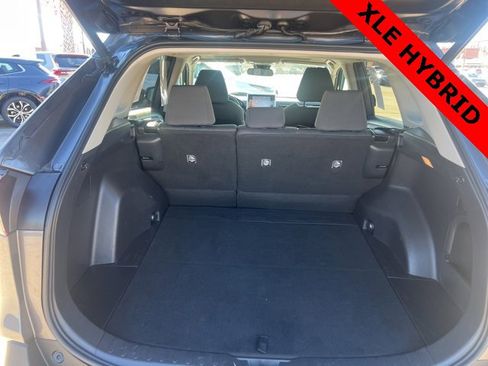 Used 2021 Toyota RAV4 XLE image 14