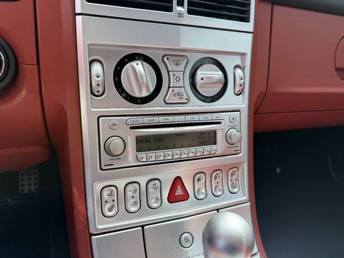 Used 2008 Chrysler Crossfire Limited RWD image 11