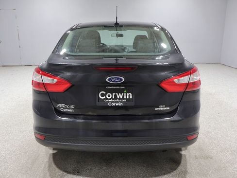 Used 2014 Ford Focus SE w/ SE Winter Package FWD image 3