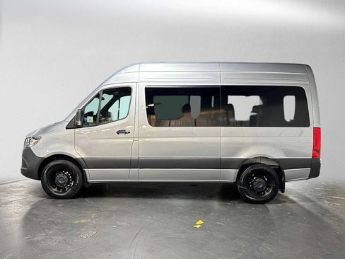 Used 2025 Mercedes-Benz Sprinter 2500 image 6