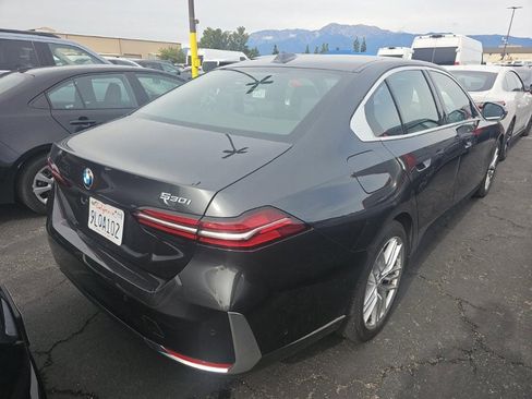 Used 2024 BMW 530i image 2