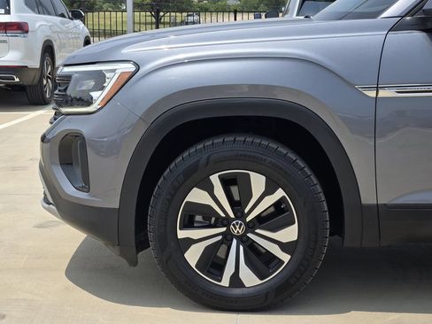 Used 2024 Volkswagen Atlas Cross Sport SE FWD image 6
