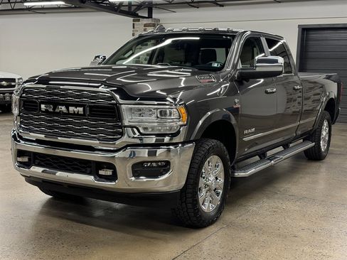 Used 2022 RAM 3500 Limited image 3
