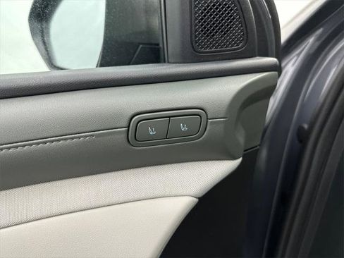 New 2025 Hyundai Tucson Limited image 12